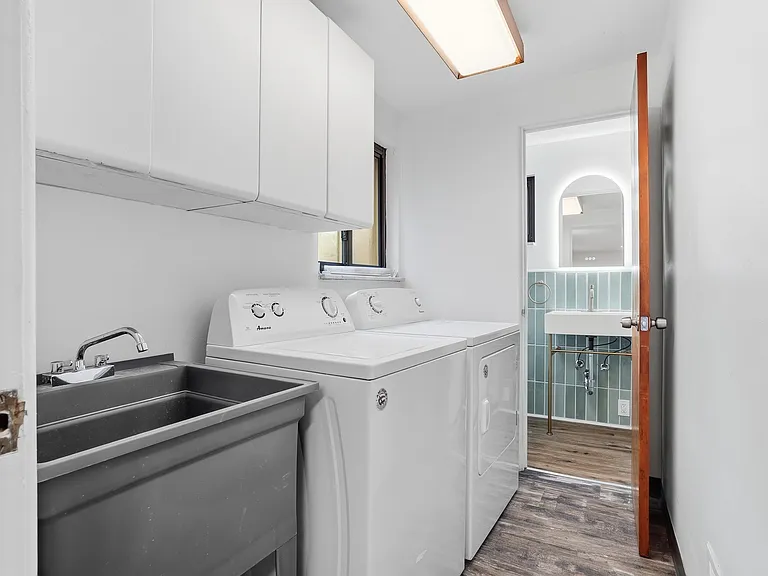 7895 Mark Dr — Photo 14