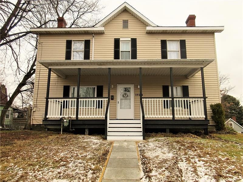 Brand new 25x7' front porch!