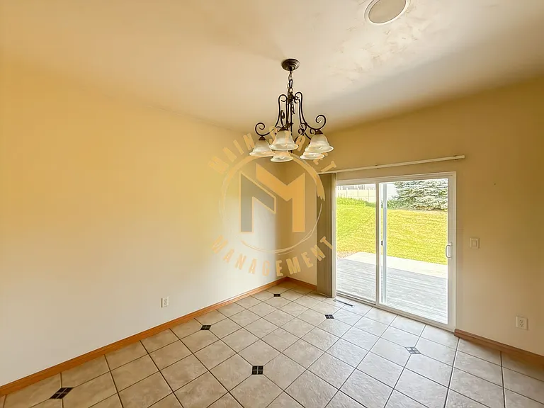 2662 Cormier Rd — Photo 9