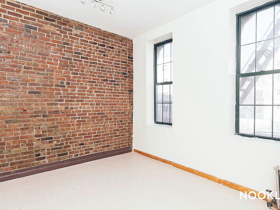 1st image of 206 Scholes St #31
