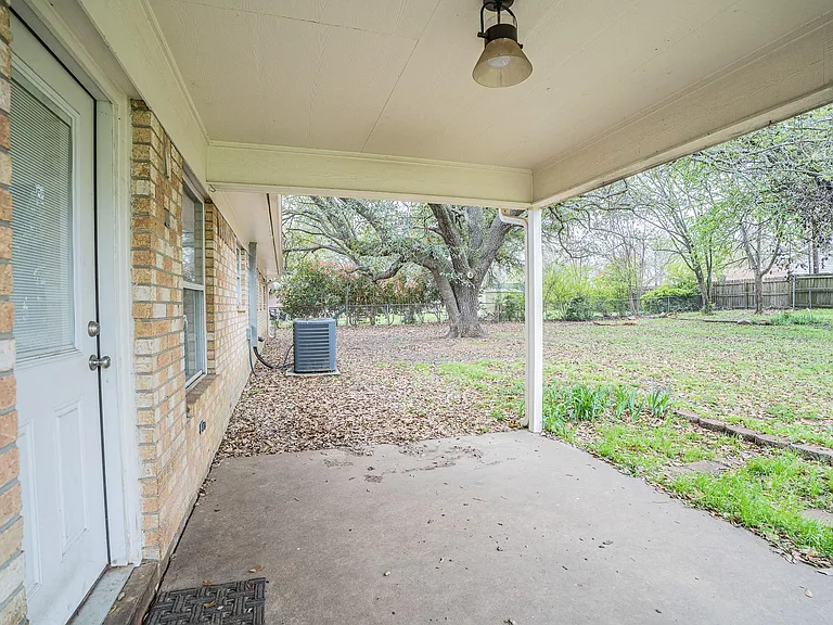204 Jill Ln — Photo 23