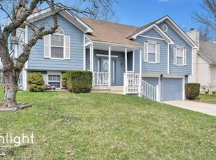 816 NE Bryant Dr, Lees Summit, MO 64086