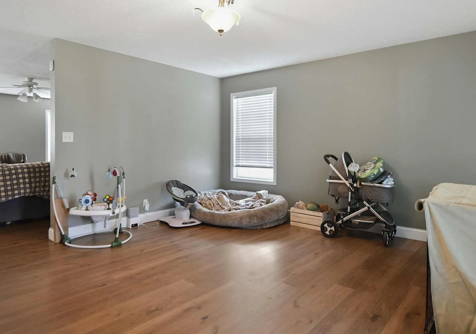 Pet Friendly Three Bedroom with Bonus! — Photo 2