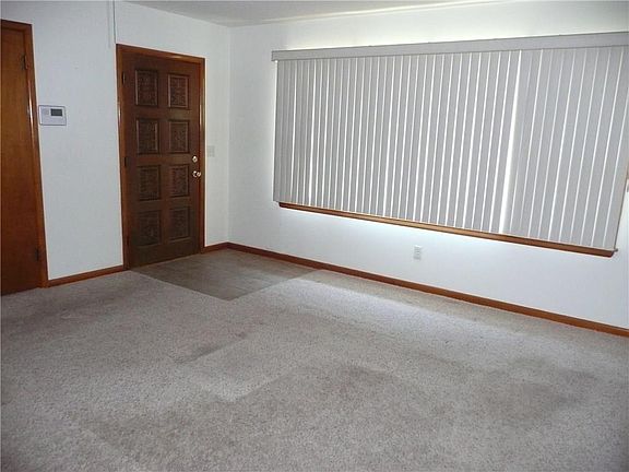 3rd image of 405 Grimes Ave