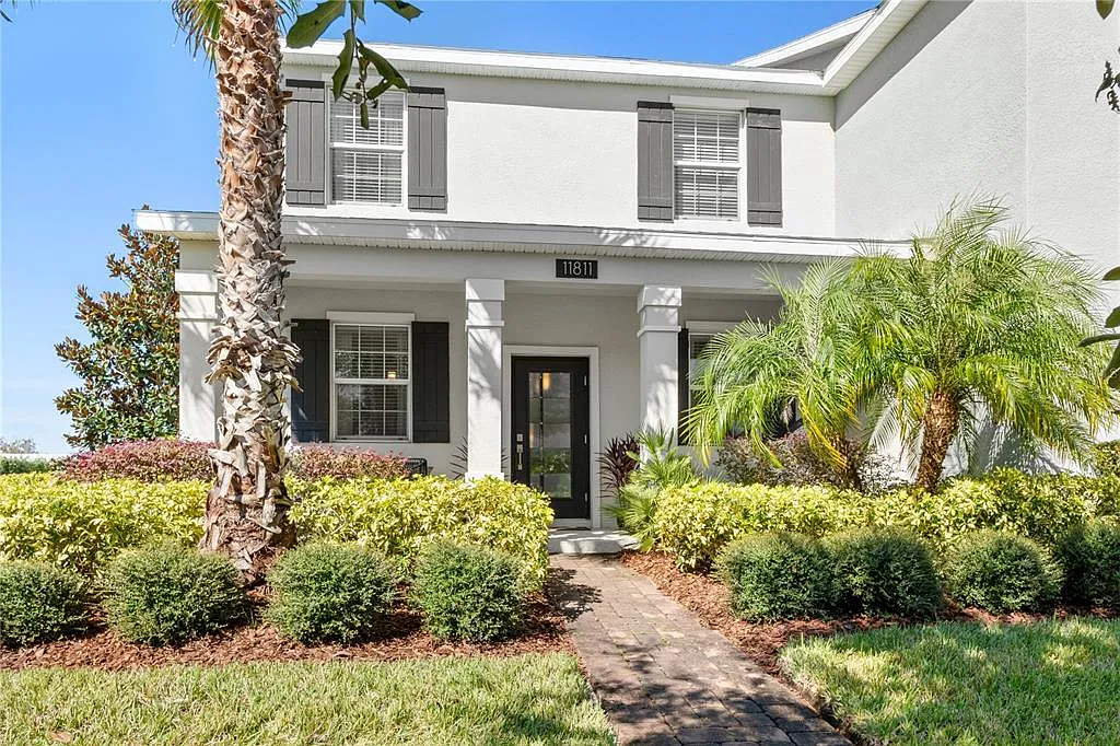 3 bed, 2.5 bath, 1717 sqft, $2,800 — Photo 1