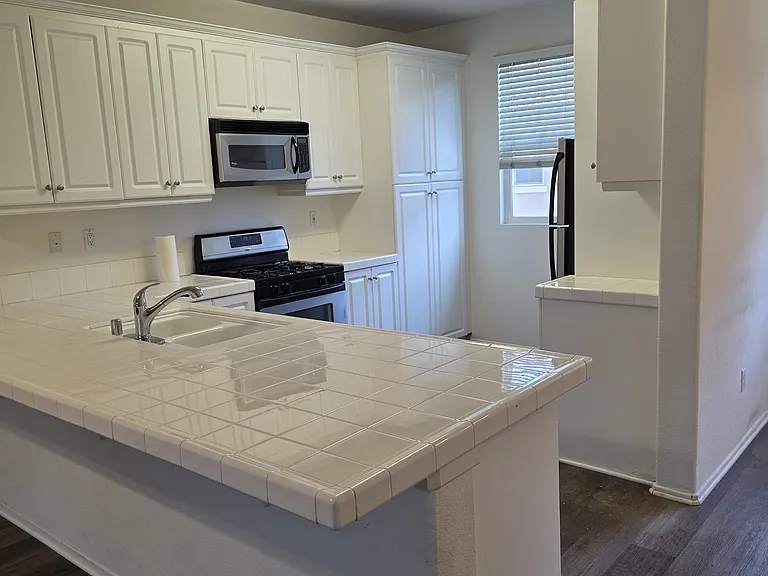 10240 Daybreak Ln #4 — Photo 5