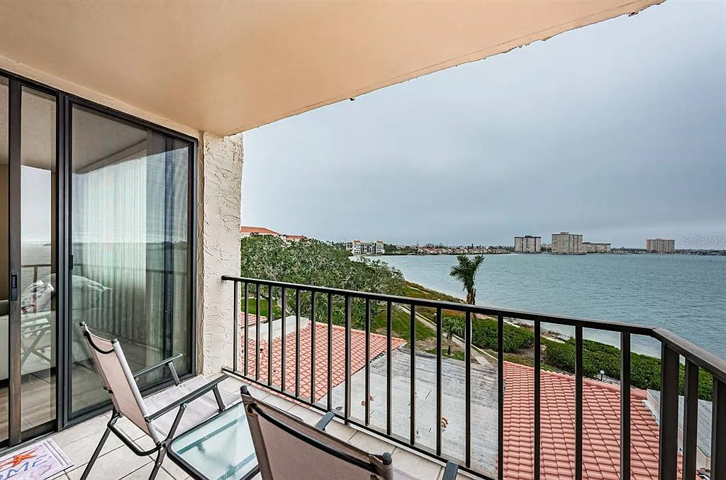 1 bed, 1.5 bath, 780 sqft, $3,360 — Photo 3