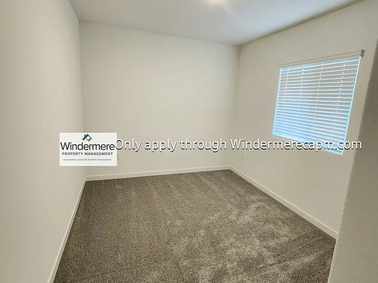 8403 Sinesky Way — Photo 10