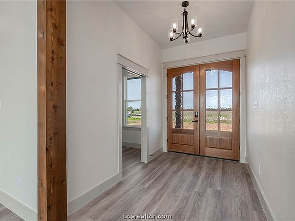 4th image of 16616 Kelton Ln