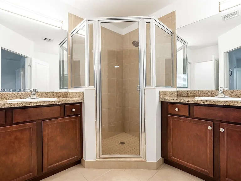 4652 Horseshoe Cir — Photo 26