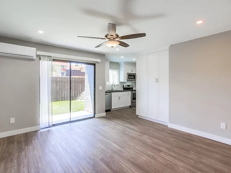 The Irving — Photo 15