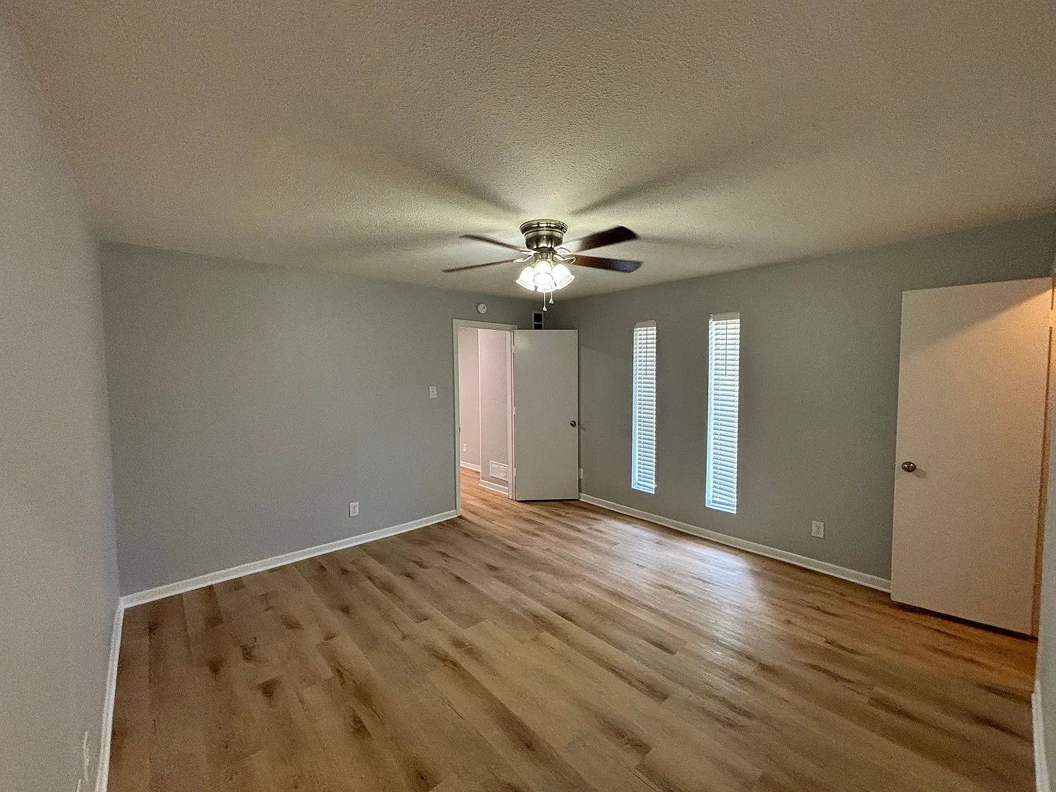 1 bed, 1.0 bath, $850 — Photo 3
