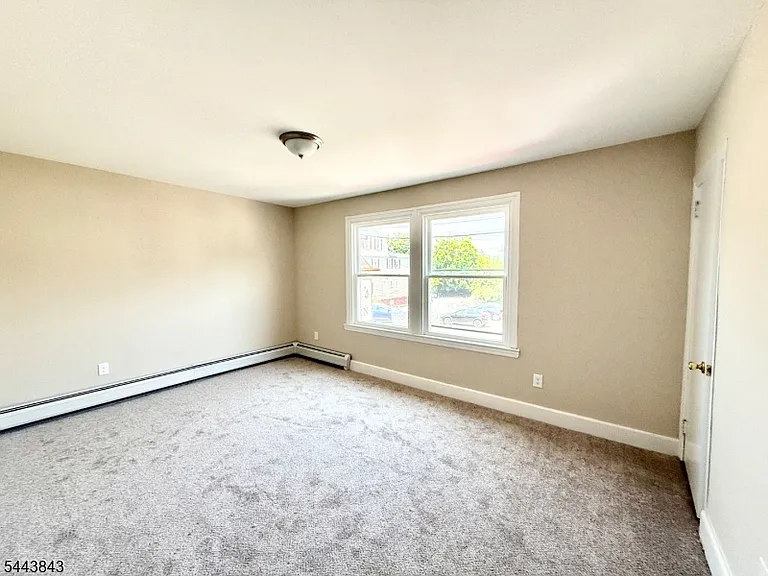 175 E Main St — Photo 12