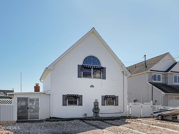 2nd image of 3413 Maritime Drive