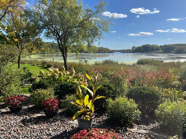 1299 Black Oaks Ct N APT 1A, Plymouth, MN 55447