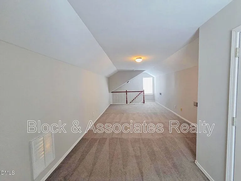 8208 Stone Cellar Dr — Photo 4