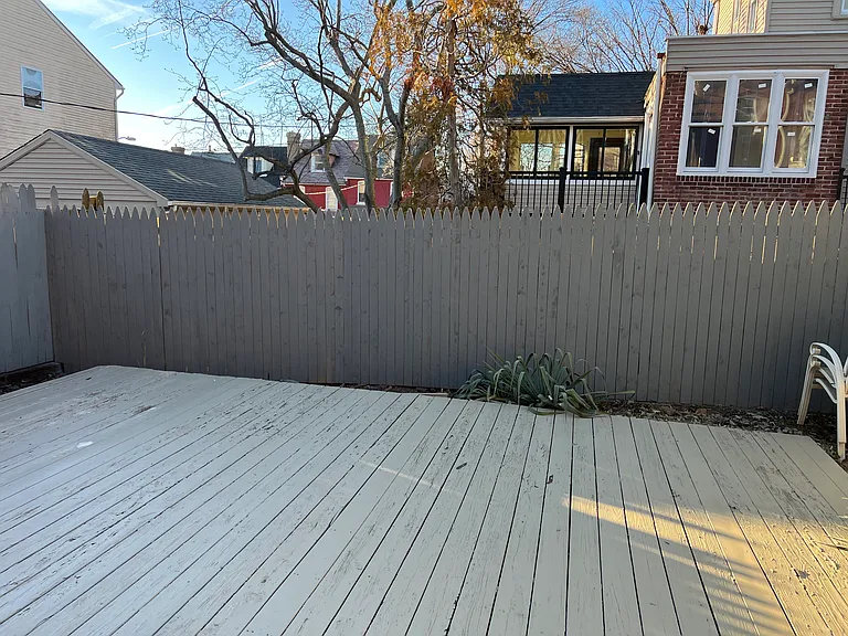 N Rodney St — Photo 10
