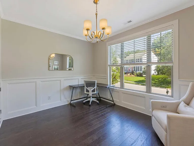 8425 Hobhouse Cir — Photo 24