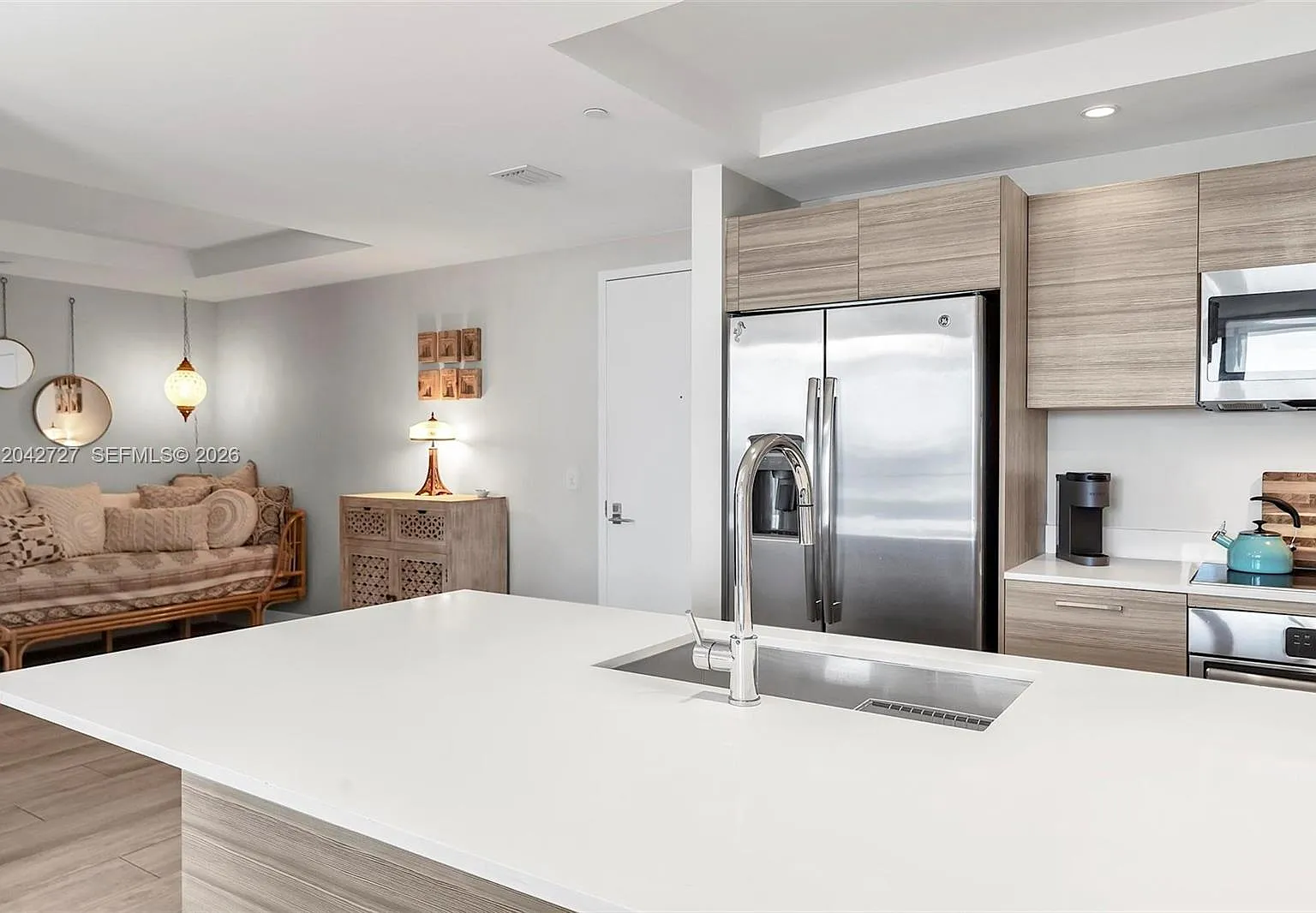 2 bed, 1045 sqft, $6,500 — Photo 2