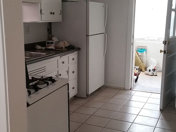 5th image of 3716 N Sawyer Ave #1