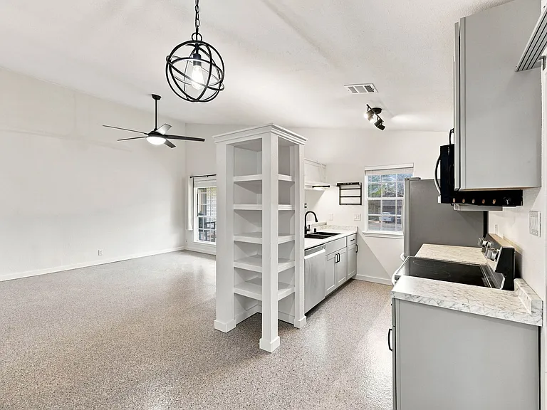 12225 Ridge Crown St — Photo 3