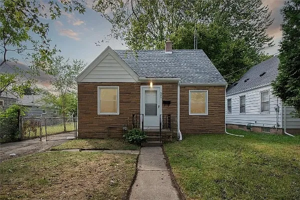 909 Turner Ave