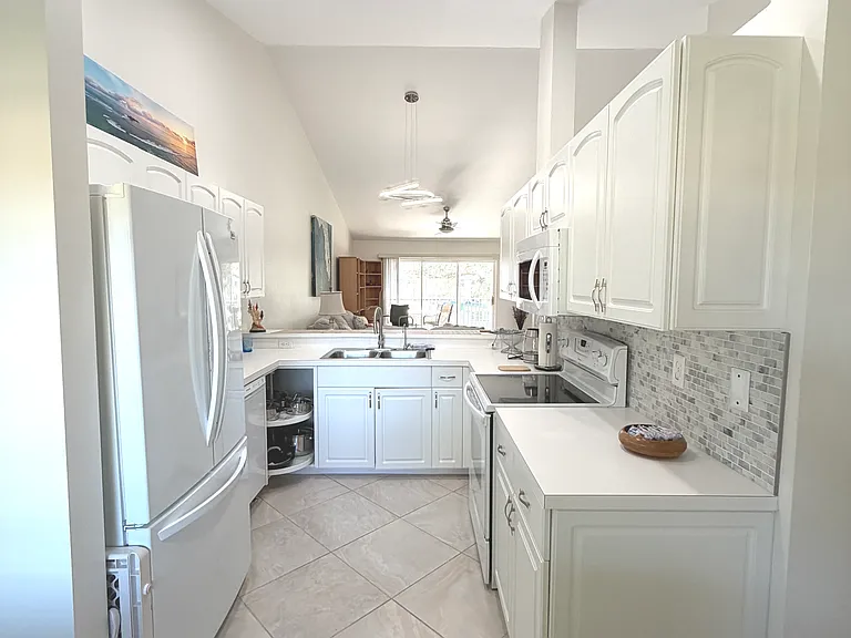 186 Pebble Shores Dr #204 — Photo 20