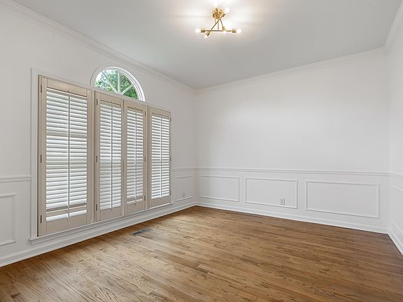 4th image of 5184 Jameswood Cir