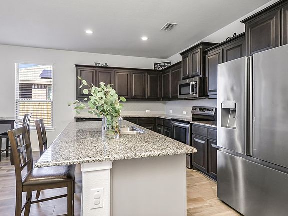 5th image of 1831 Creekwood Dr