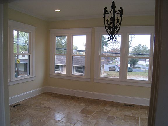 5th image of 1305 N Main Ave