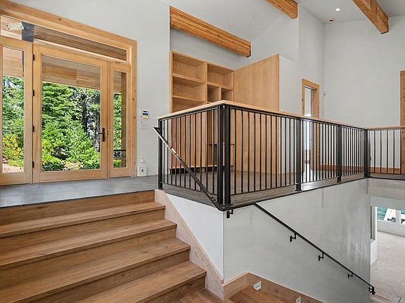 3rd image of 255 Drum Rd