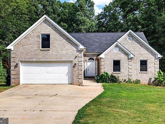 2nd image of 75 Pebble Ln