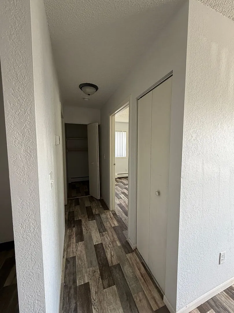 West Park Manor — Photo 3