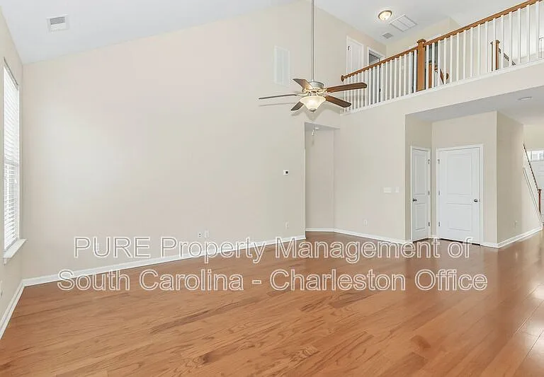 481 Gianna Ln — Photo 2