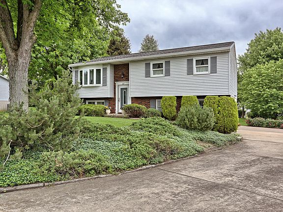 3rd image of 307 W Carpenter Ave