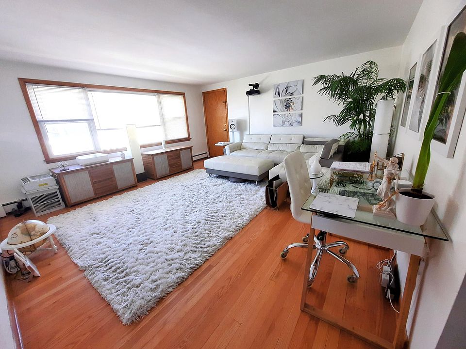 1st image of 5207 N Reserve Ave Unit 3W