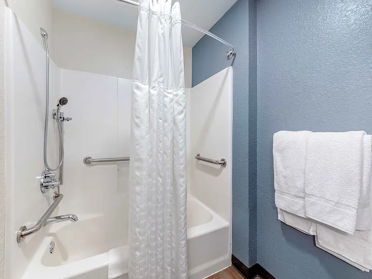 Studio Suite - 2 Full Beds