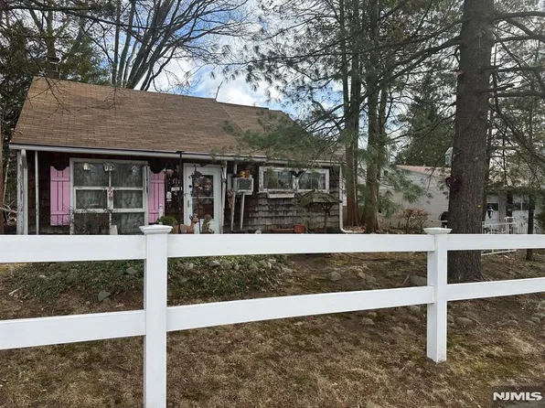 311 Walnut St, Township Of Washington, NJ 07676