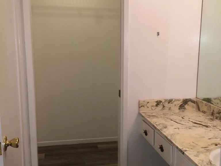 12558 Moorpark St #2 — Photo 8
