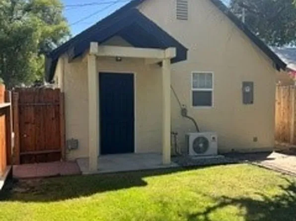2701 San Emidio St #B, Bakersfield, CA 93304