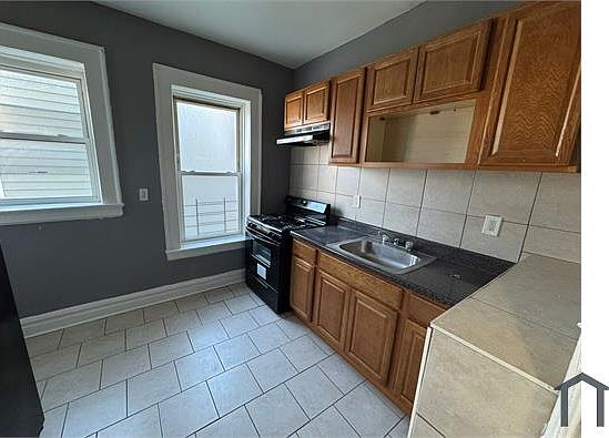 1st image of 220 Roseville Ave APT 201