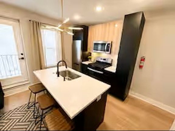 5th image of 108-110 S Lincoln Pl #108-B-3