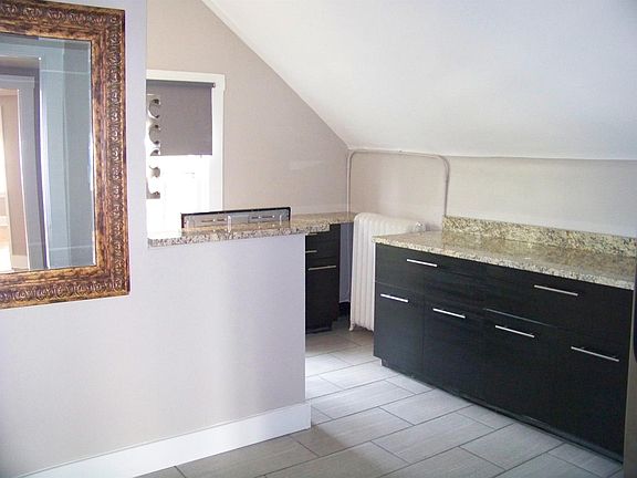 2nd image of 2355 Park Ave APT 5