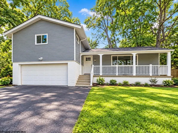 1344 Cherry Ln, Morgantown, WV 26505
