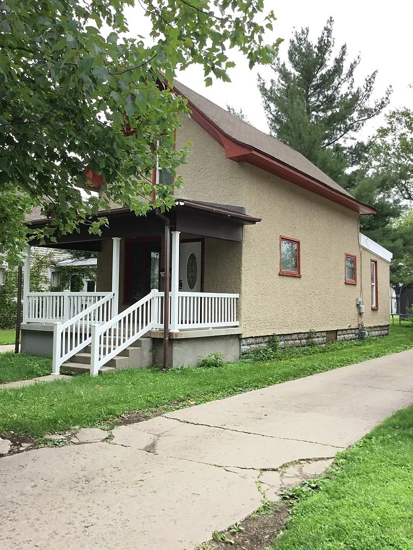 3 Bedroom Single Family Home in Goshen! — Photo 1