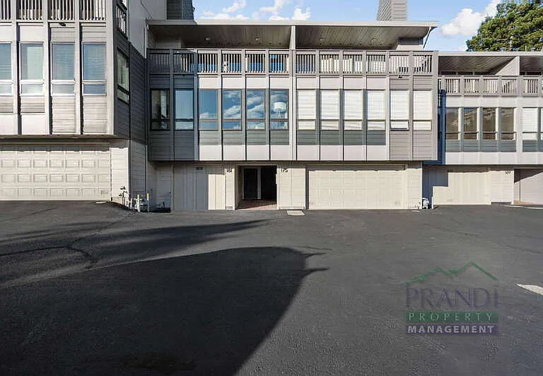 181 Professional Center Pkwy — Photo 29
