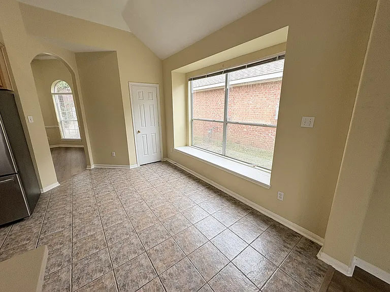 6038 Heathmoor Ln — Photo 10