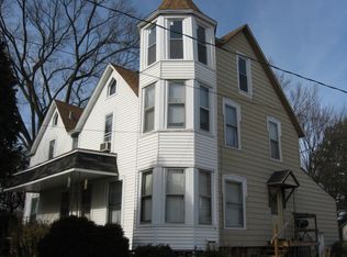 92 W Geneva St, Williams Bay, WI 53191