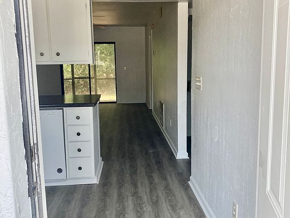 2nd image of 704 Windsong Cir