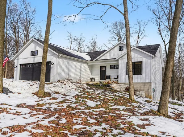 2523 Vanhorn Ct, Allegan, MI 49010